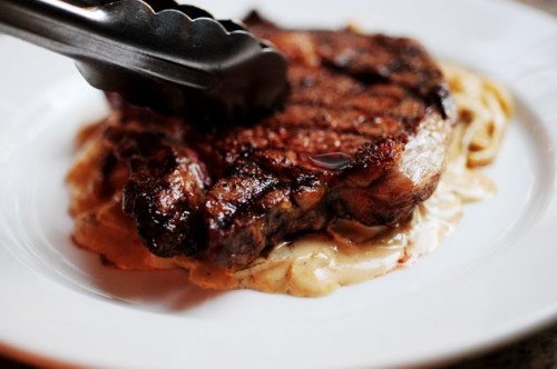 steak with onion cream sauce