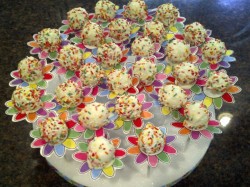 Daisy Scout cake pops