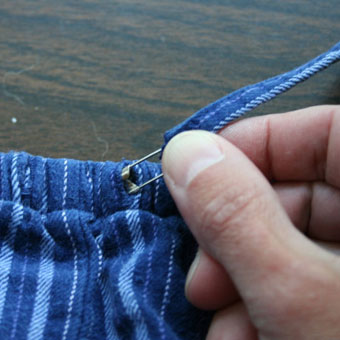 How to Thread a Drawstring with a Safety Pin