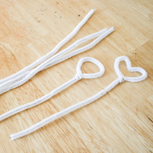 Make Your Own Bubble Wands out of Pipe Cleaners