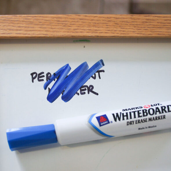 Wees tevreden Lee goud How to Remove Permanent Marker from a Dry Erase Board | Chica and Jo