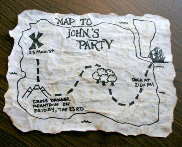 make a pirate map party invitation - let map dry