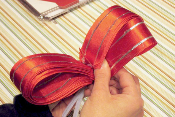 6 Ways to Make Those Big Fancy Bows