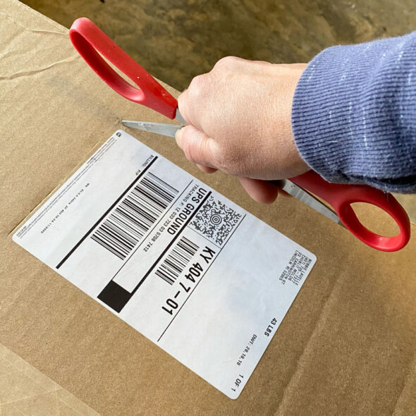 How to remove shipping labels from boxes