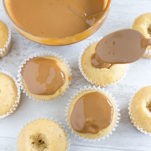 Caramel latte cupcakes with dulce de leche