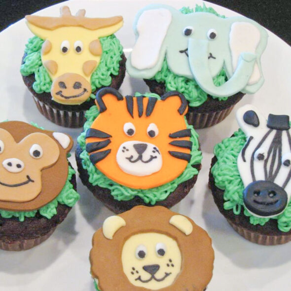 Zoo animal cupcakes | Chica and Jo