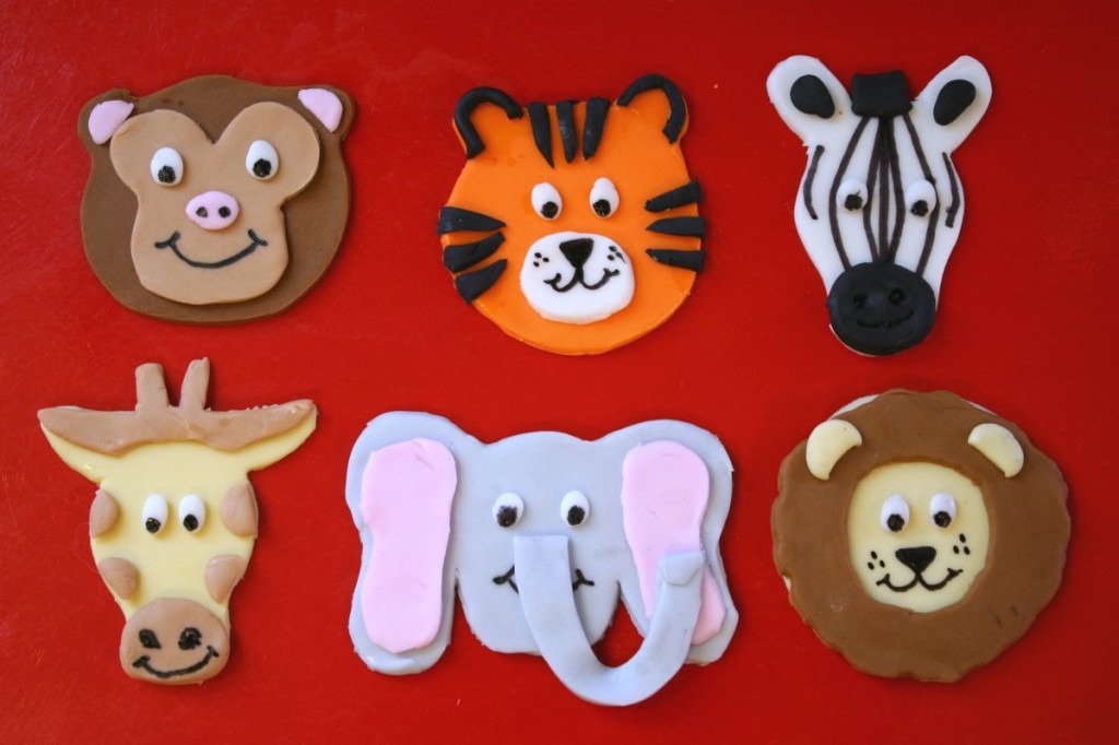 zoo animal cupcakes