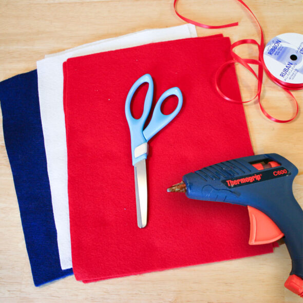 Easy Fourth of July felt pennants