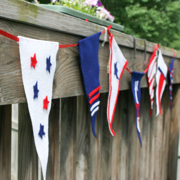 Easy Fourth of July felt pennants