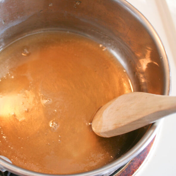 How to quickly save crystallized honey