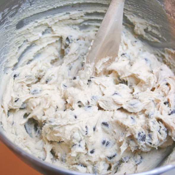 Chocolate chip cookie dough cupcakes