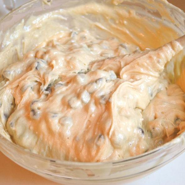 Chocolate chip cookie dough cupcakes