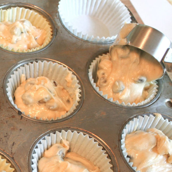 Chocolate chip cookie dough cupcakes