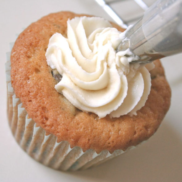 Chocolate chip cookie dough cupcakes