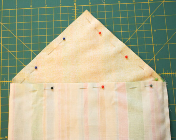 How to sew a button-closure pouch