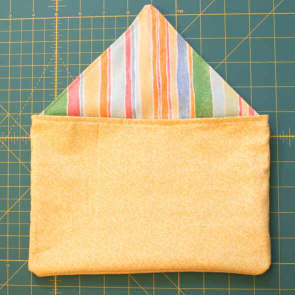 How to sew a button-closure pouch