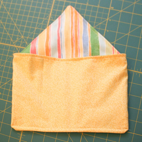 How to sew a button-closure pouch