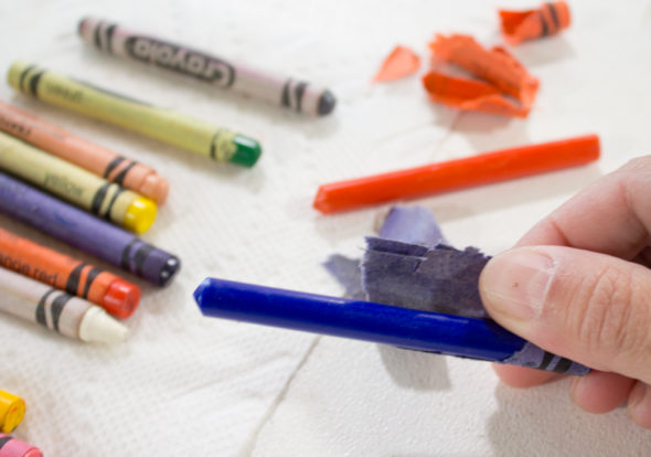 How to peel crayons