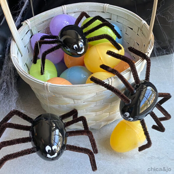 Make Halloween Spiders from Plastic Eggs