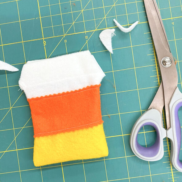 Easy-sew candy corn Halloween treat bags