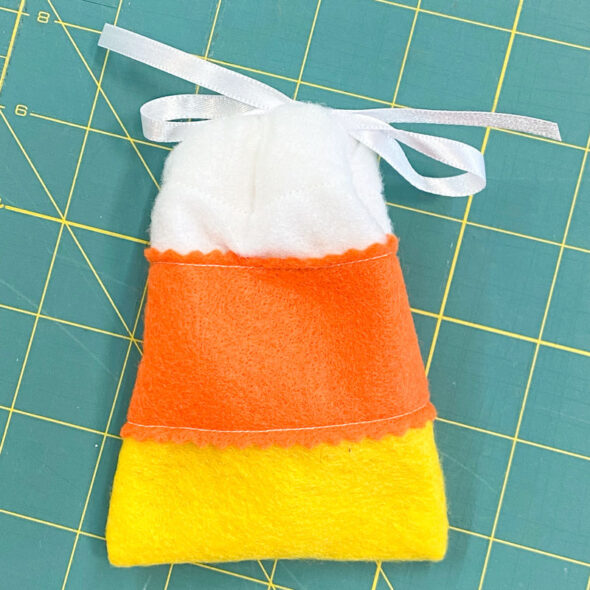 Easy-sew candy corn Halloween treat bags