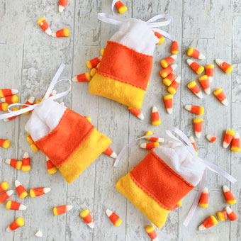 Easy-Sew Candy Corn Halloween Treat Bags