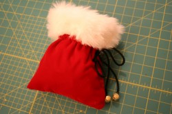 Santa's velvet drawstring pouch