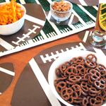 https://www.chicaandjo.com/wp-content/uploads/2010/01/football_party_placemats_thumb.jpg