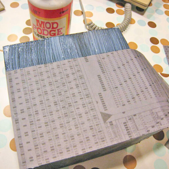 DIY geek craft tissue box with computer keyboard keys