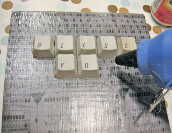 DIY geek craft tissue box with computer keyboard keys