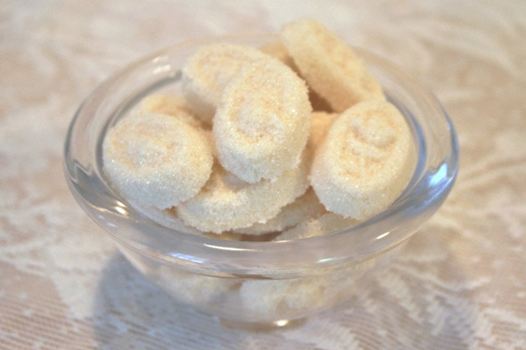 make your own pressed sugar vanilla coffee sugar cubes