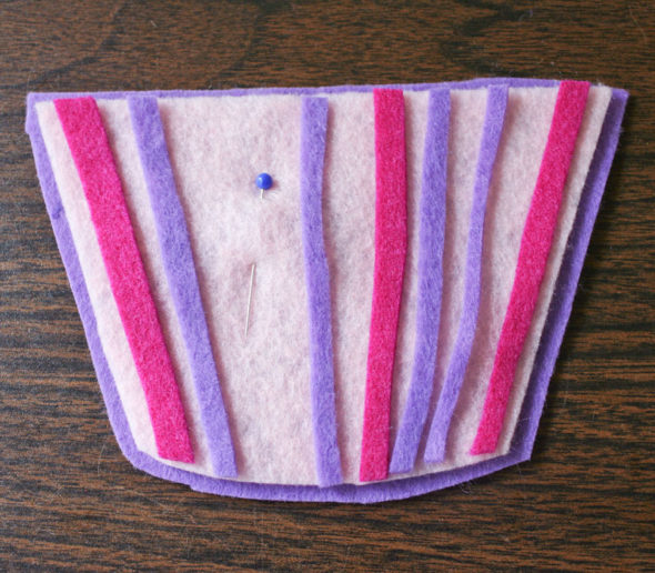 No-sew cupcake baby bib pattern