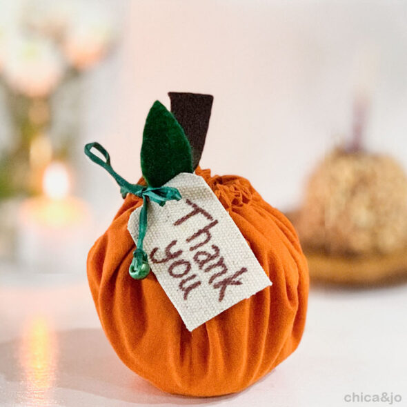 Pumpkin caramel apple favors for wedding guests fall wedding