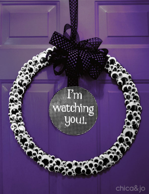 Googly eye Halloween wreath