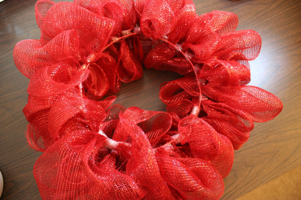 how to make a mesh ribbon wreath