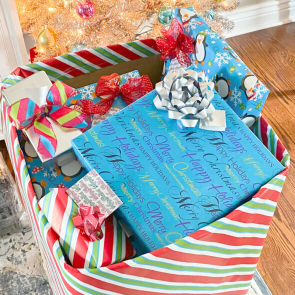 How to Organize Christmas Morning to Reduce the Wrapping Waste
