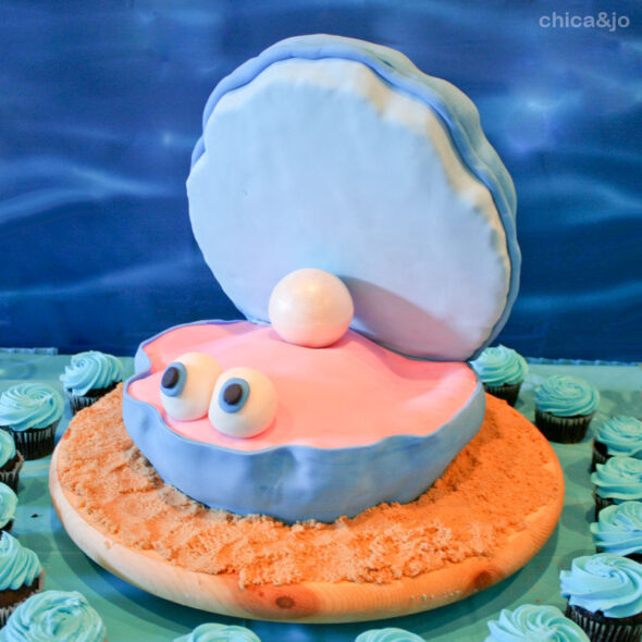 How to cover a cake with fondant & simple decoration with sugar pearls 