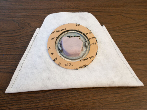 Make a DIY retro rotary phone purse