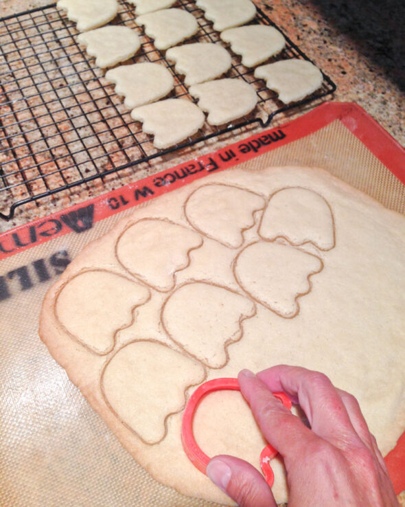 Trick for sugar cookies that keep their shape