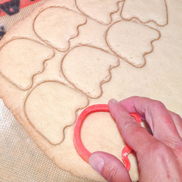 Trick for sugar cookies that keep their shape