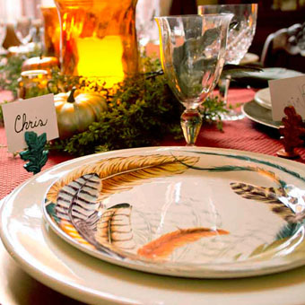 Feathers and Metallics for a Thanksgiving Table Setting