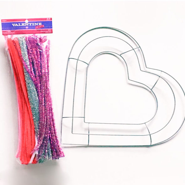 DIY Valentine's Day heart wreath with pipe cleaners