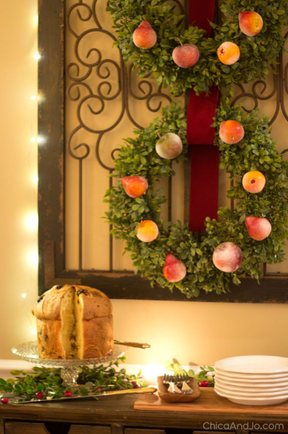 Rustic Italian Christmas table decorations