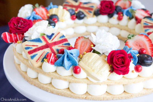 British-themed trendy cream tart cake