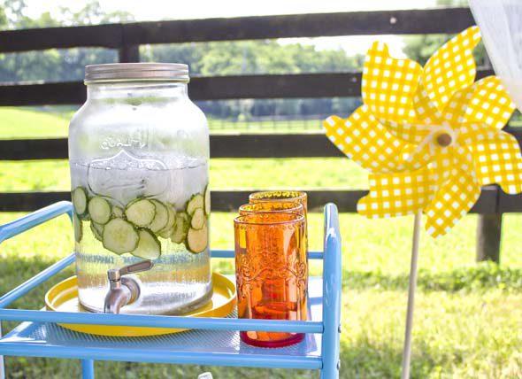 Staying cool at outdoor events.