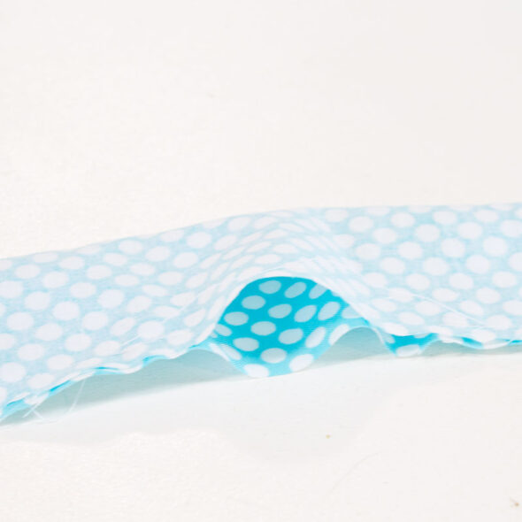 Make your own cooling neck wraps with water beads