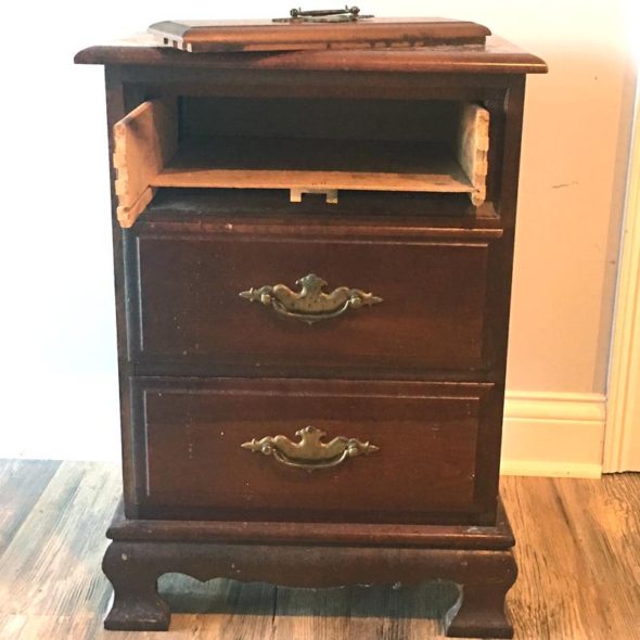 Flea market find nightstand make-over