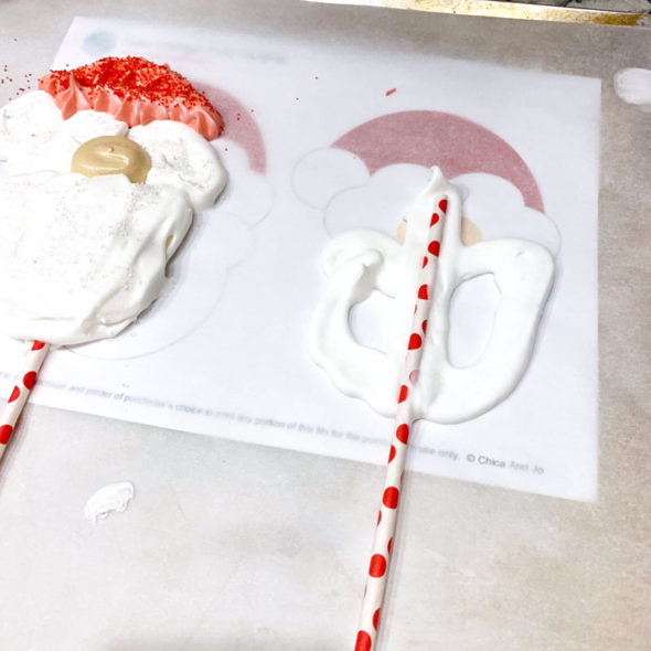 Santa Claus meringue pops