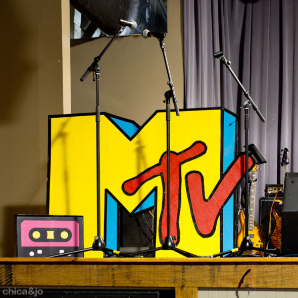 80s party planning ideas giant mtv logo
