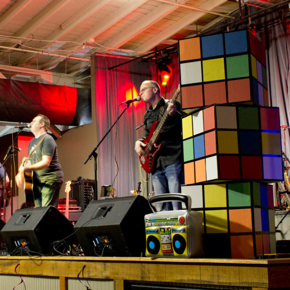 80s party planning ideas giant rubiks cubes